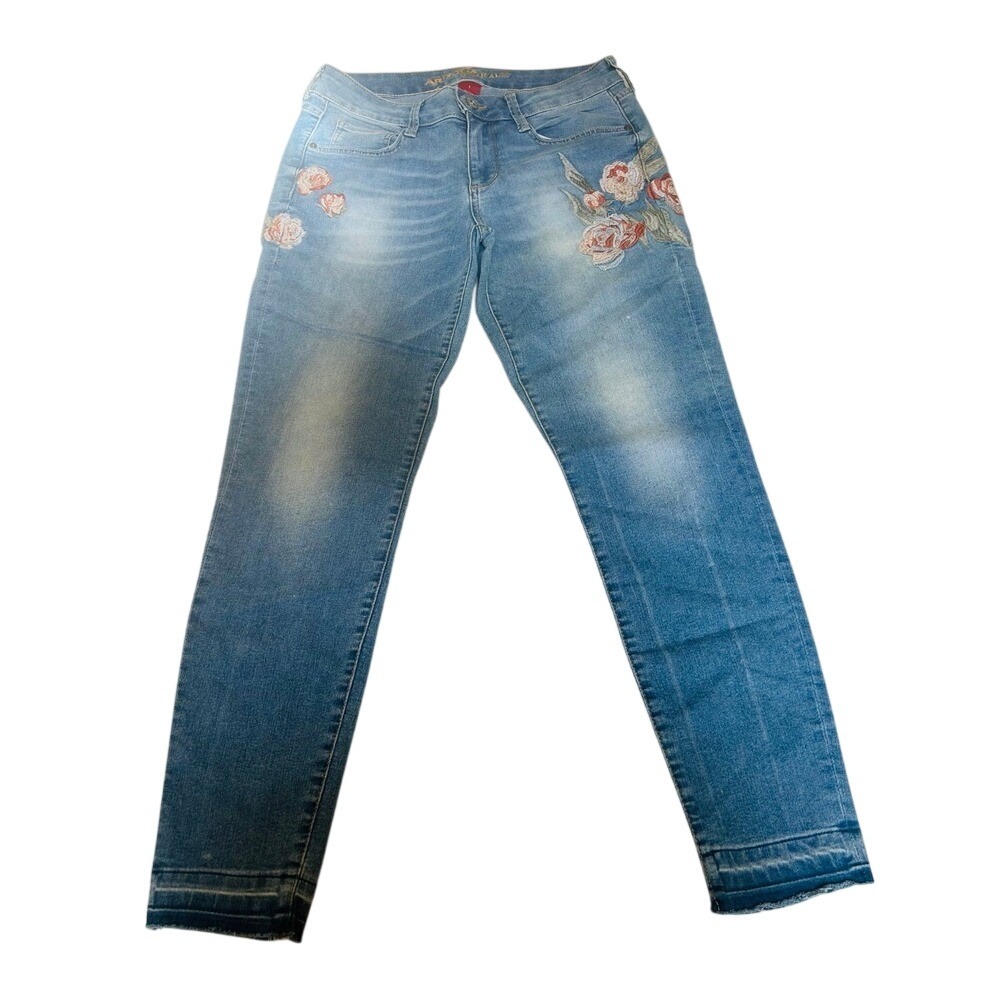 Arizona cropped embroidered jeans Sz 7.‎